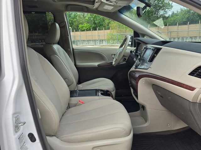 2013 Toyota Sienna XLE