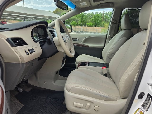 2013 Toyota Sienna XLE