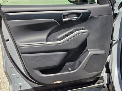 2025 Toyota Highlander Base