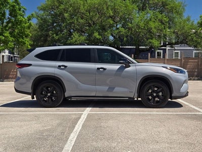 2025 Toyota Highlander Base