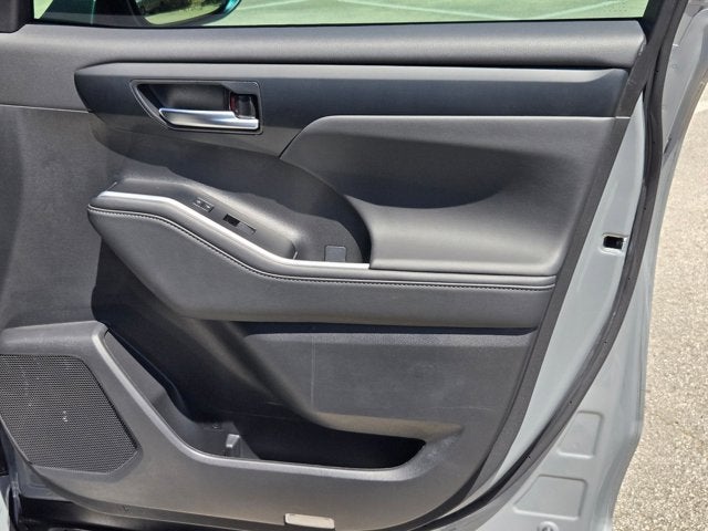 2025 Toyota Highlander Base