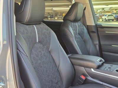 2025 Toyota Highlander Base