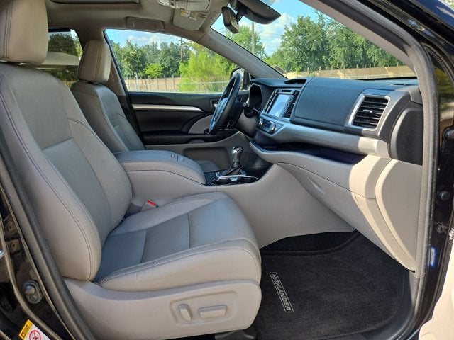 2017 Toyota Highlander XLE V6 FWD