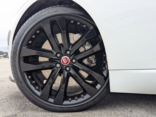 2019 Jaguar F-TYPE P300