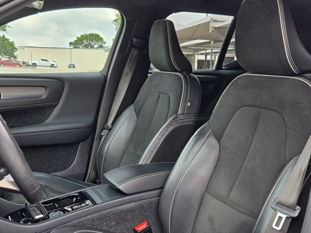 2021 Volvo XC40 T5 AWD R-Design