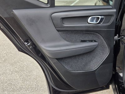 2021 Volvo XC40 T5 AWD R-Design