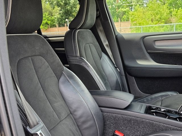 2021 Volvo XC40 T5 AWD R-Design