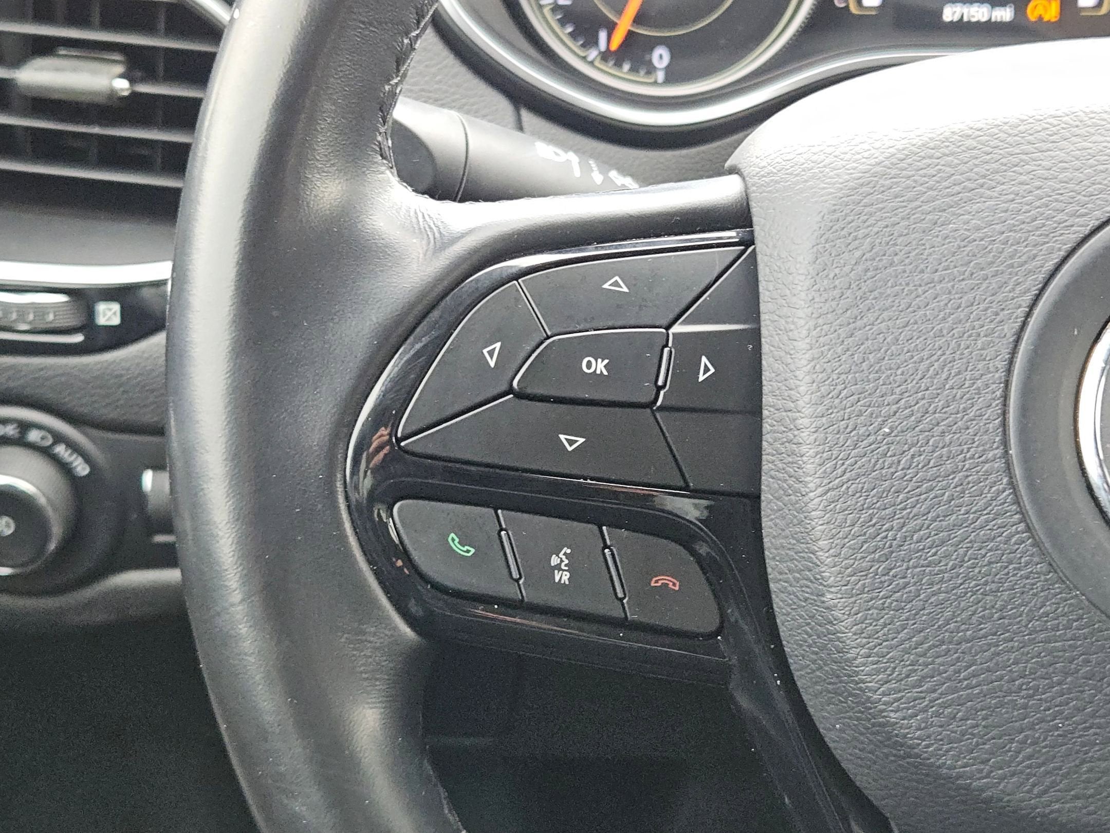 2020 Jeep CHEROKEE ALTITUDE