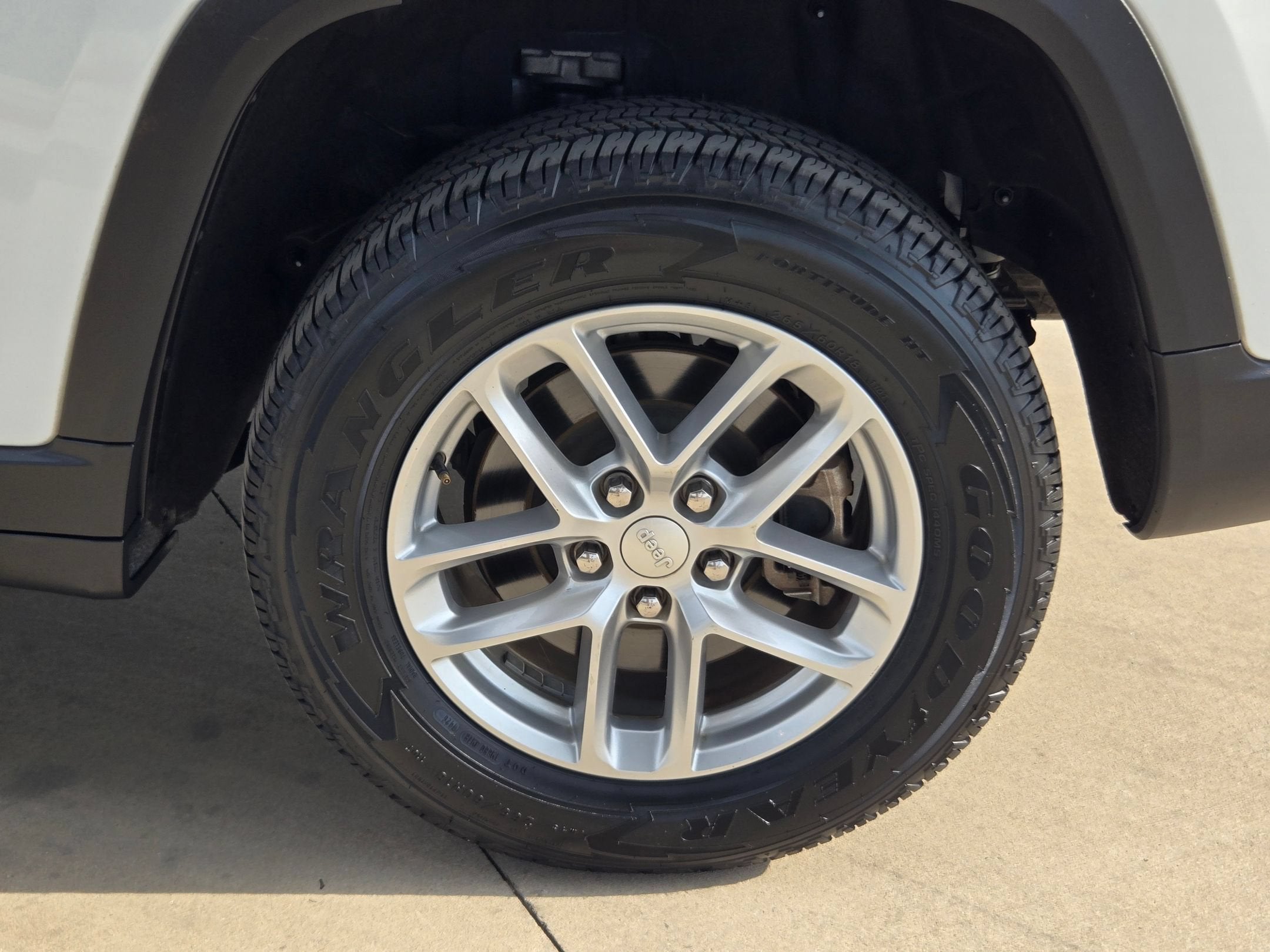 2023 Jeep GRAND CHEROKEE L 4WD