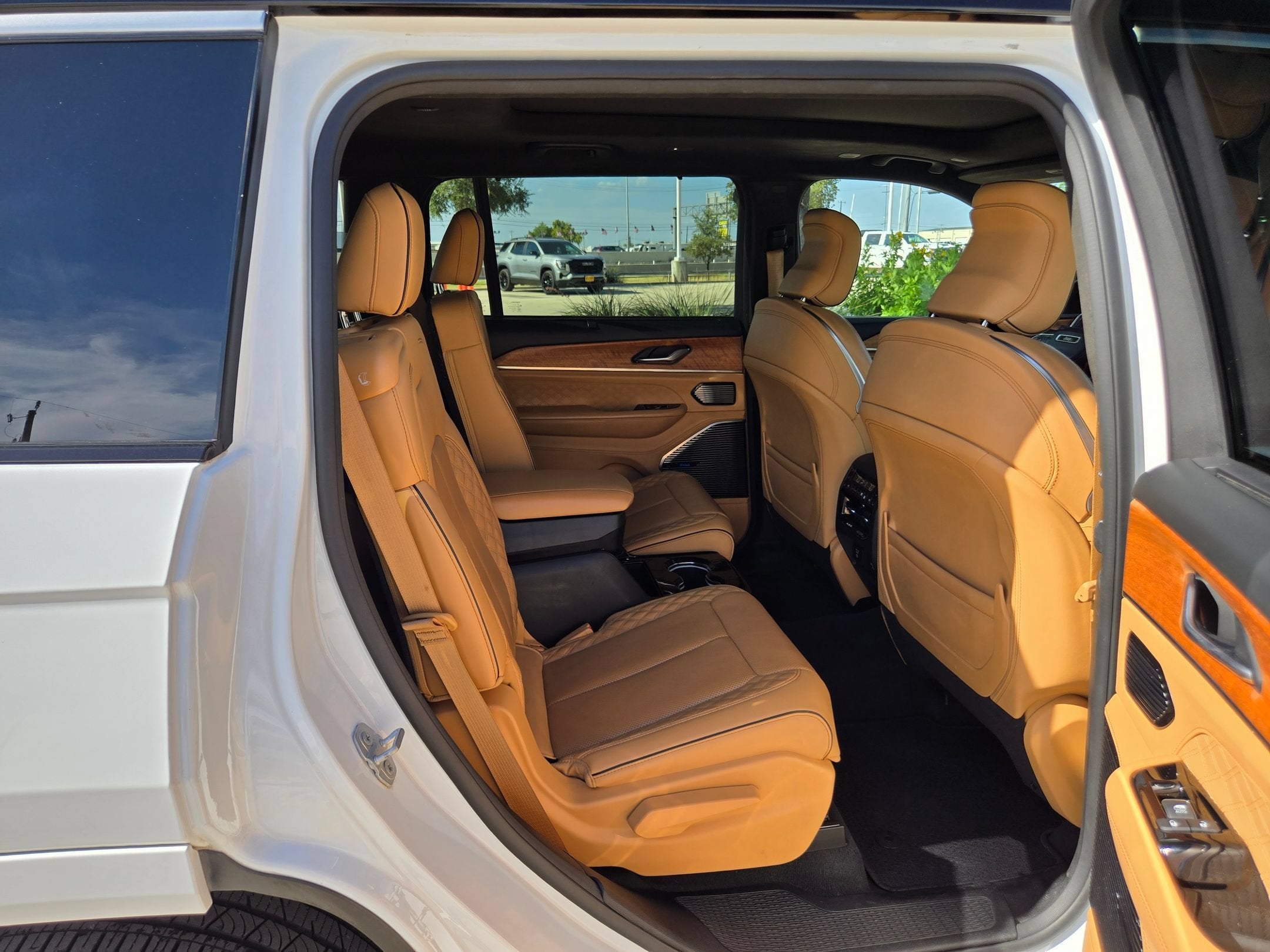 2022 Jeep GRAND CHEROKEE SUMMIT