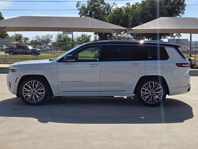 2022 Jeep GRAND CHEROKEE SUMMIT
