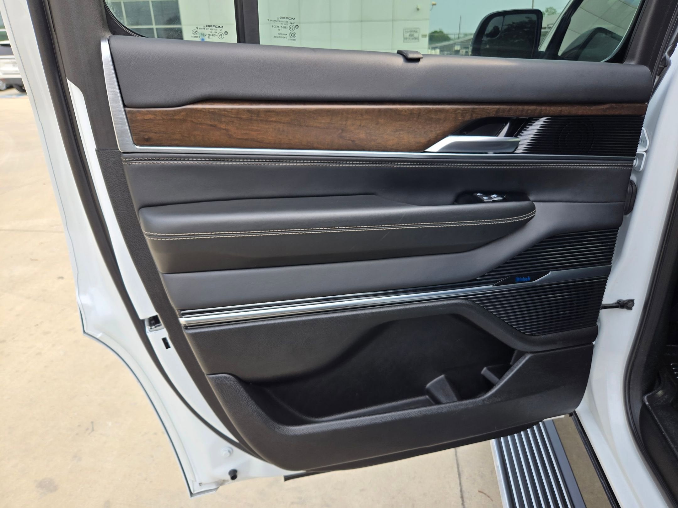 2023 Jeep GRAND WAGONEER WAGONEER