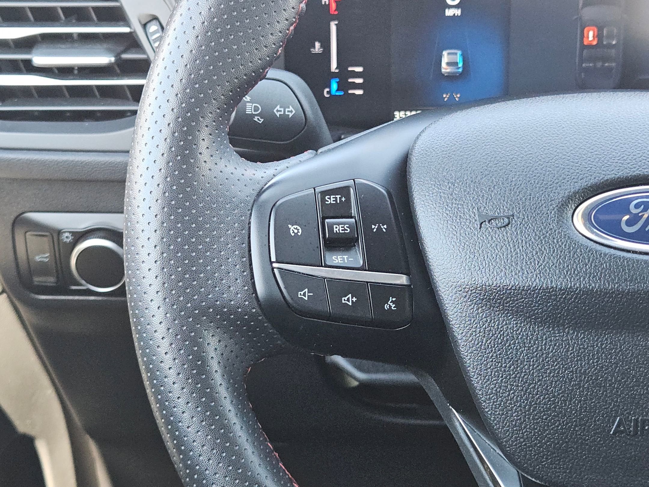 2024 Ford ESCAPE ST-LINE FWD