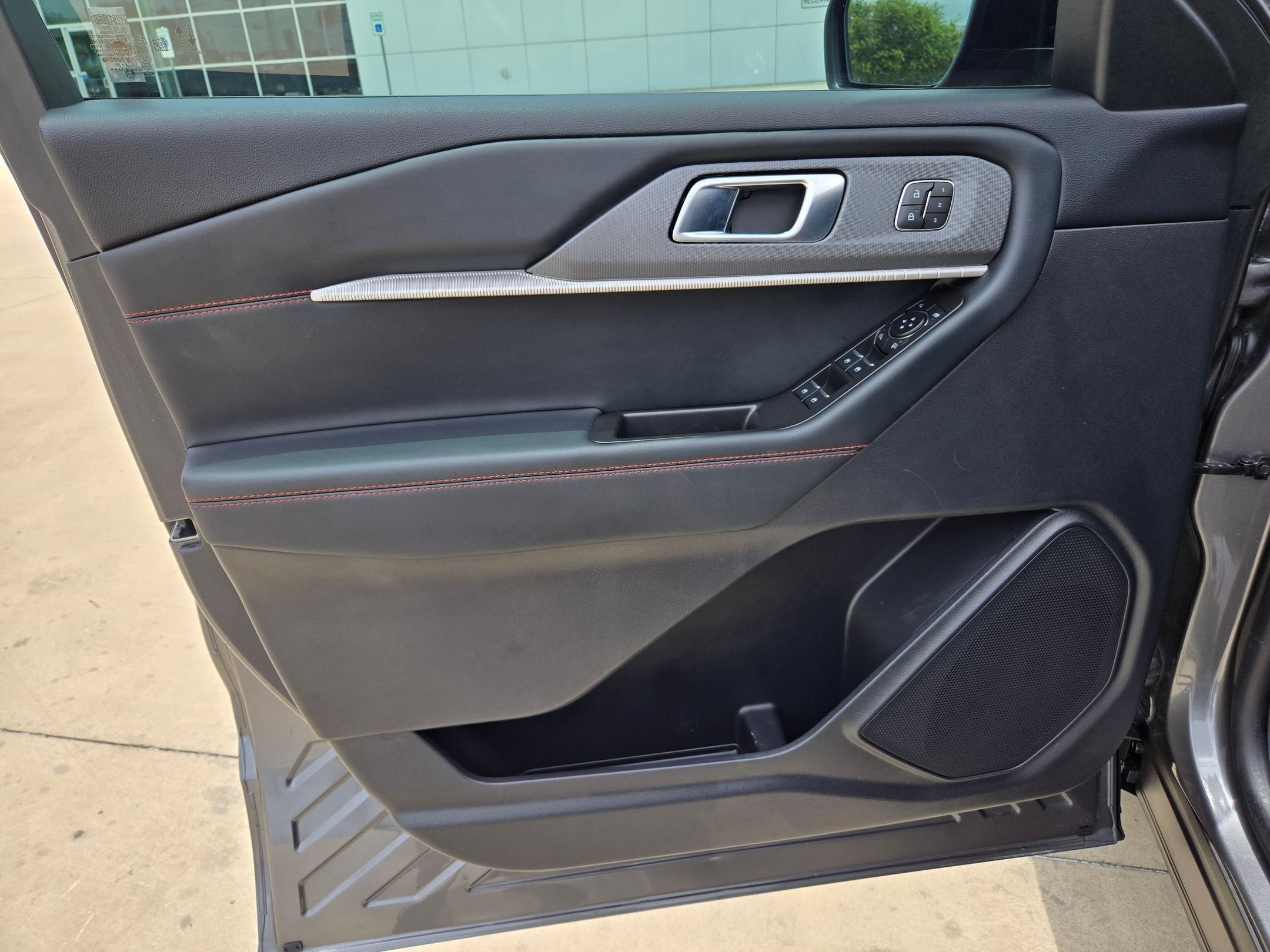 2025 Ford EXPLORER ST LINE