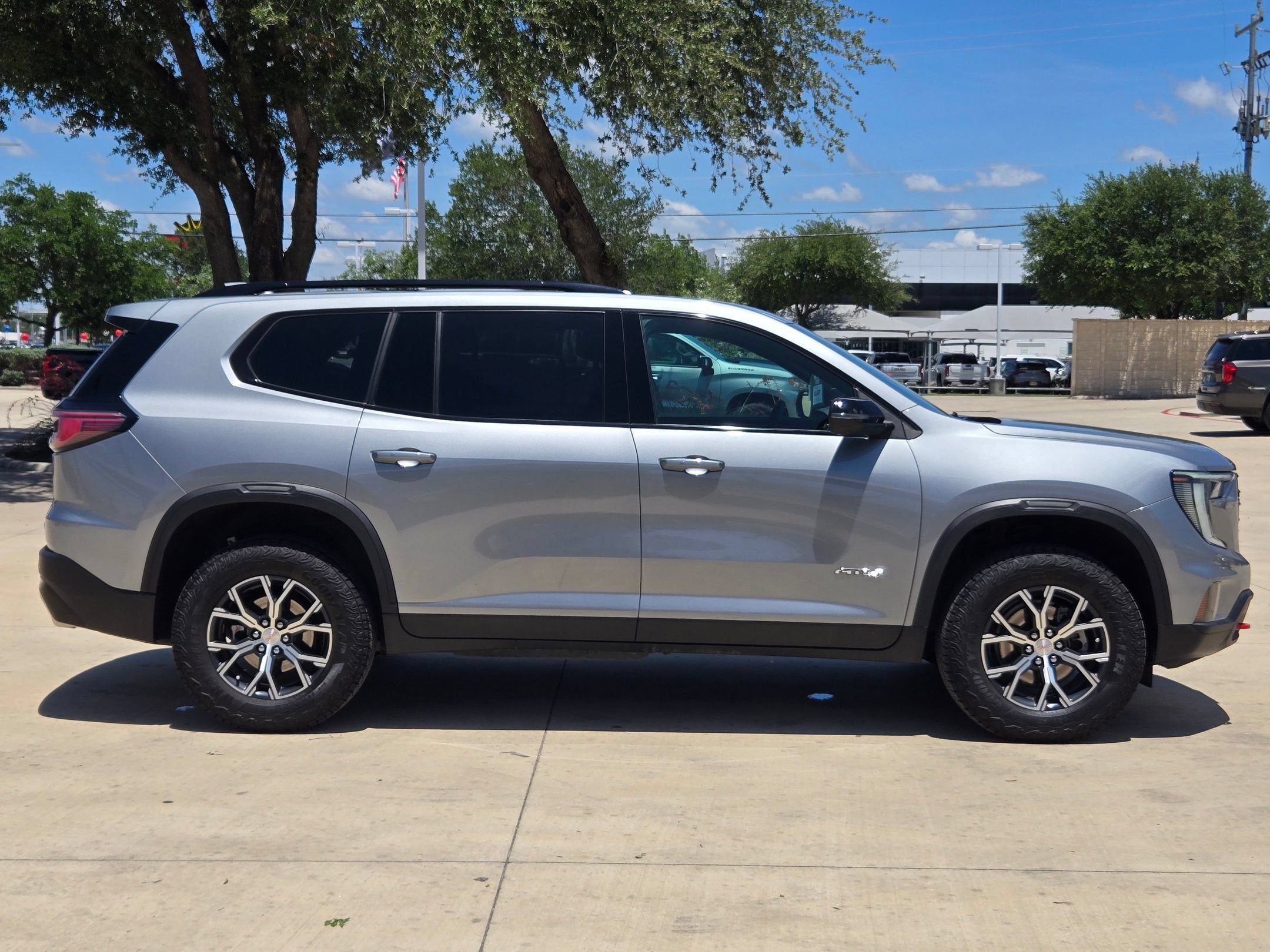 2024 GMC ACADIA AWD AT4