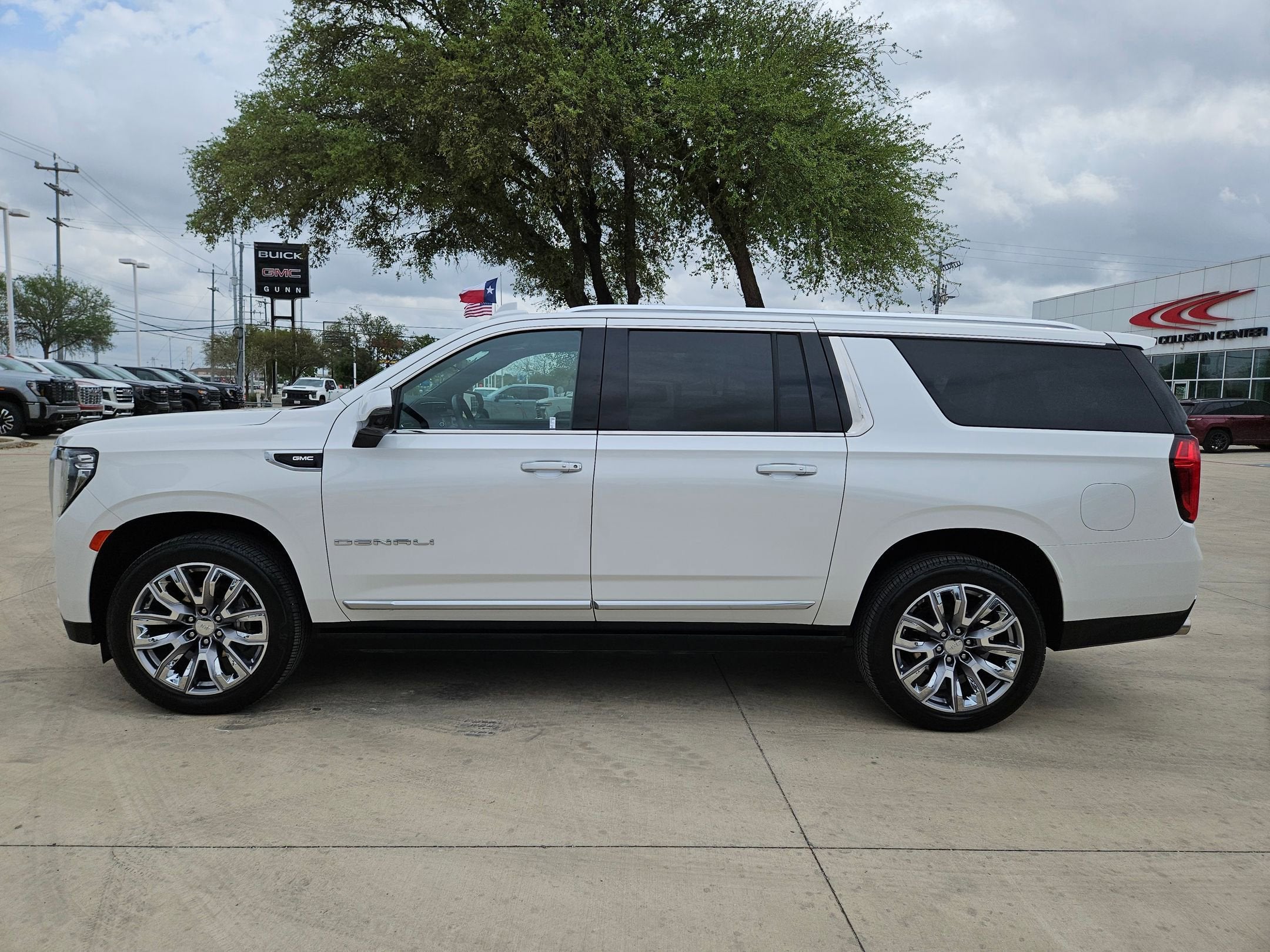 2022 GMC YUKON XL DENALI