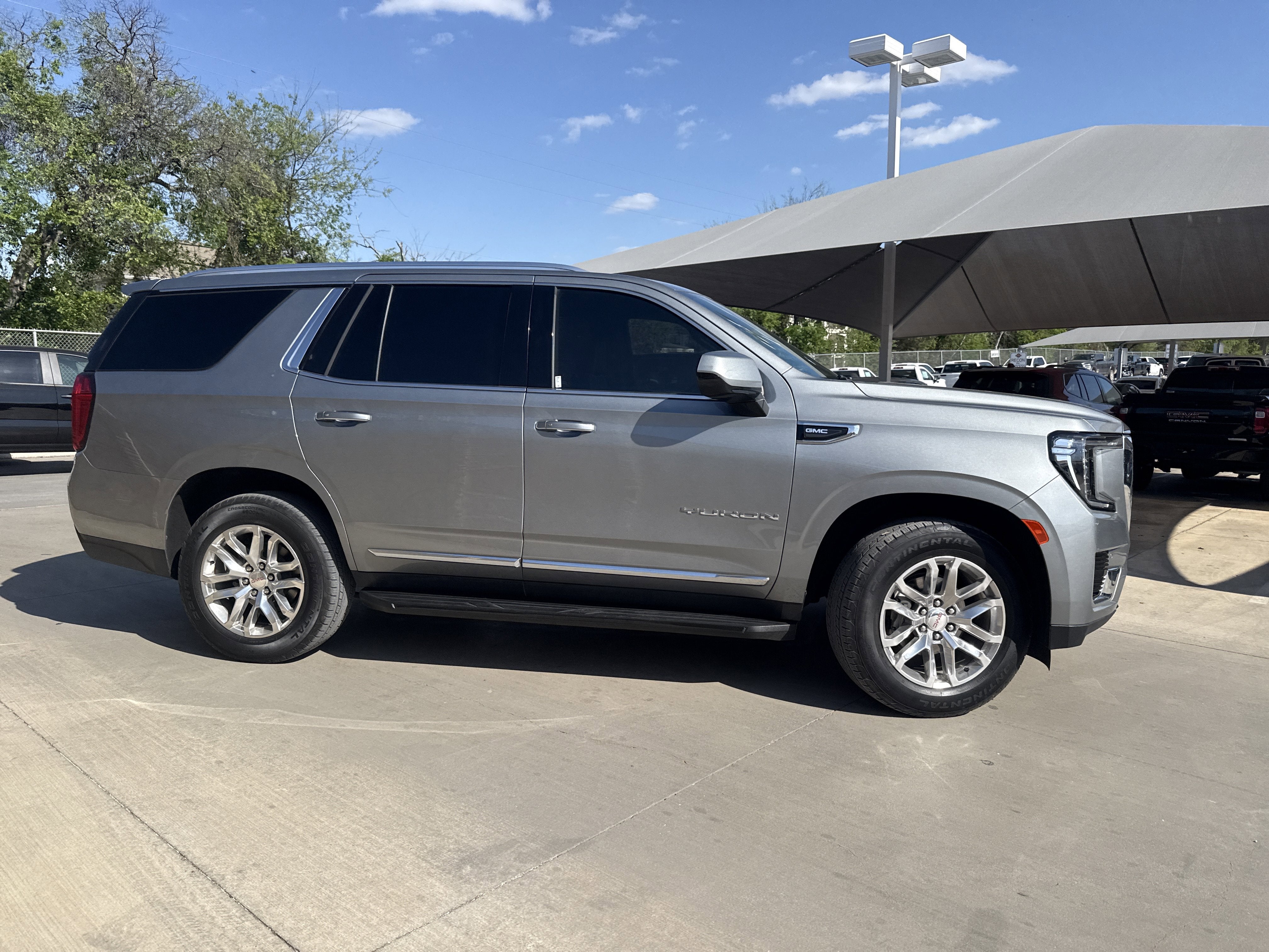 2023 GMC YUKON SLT