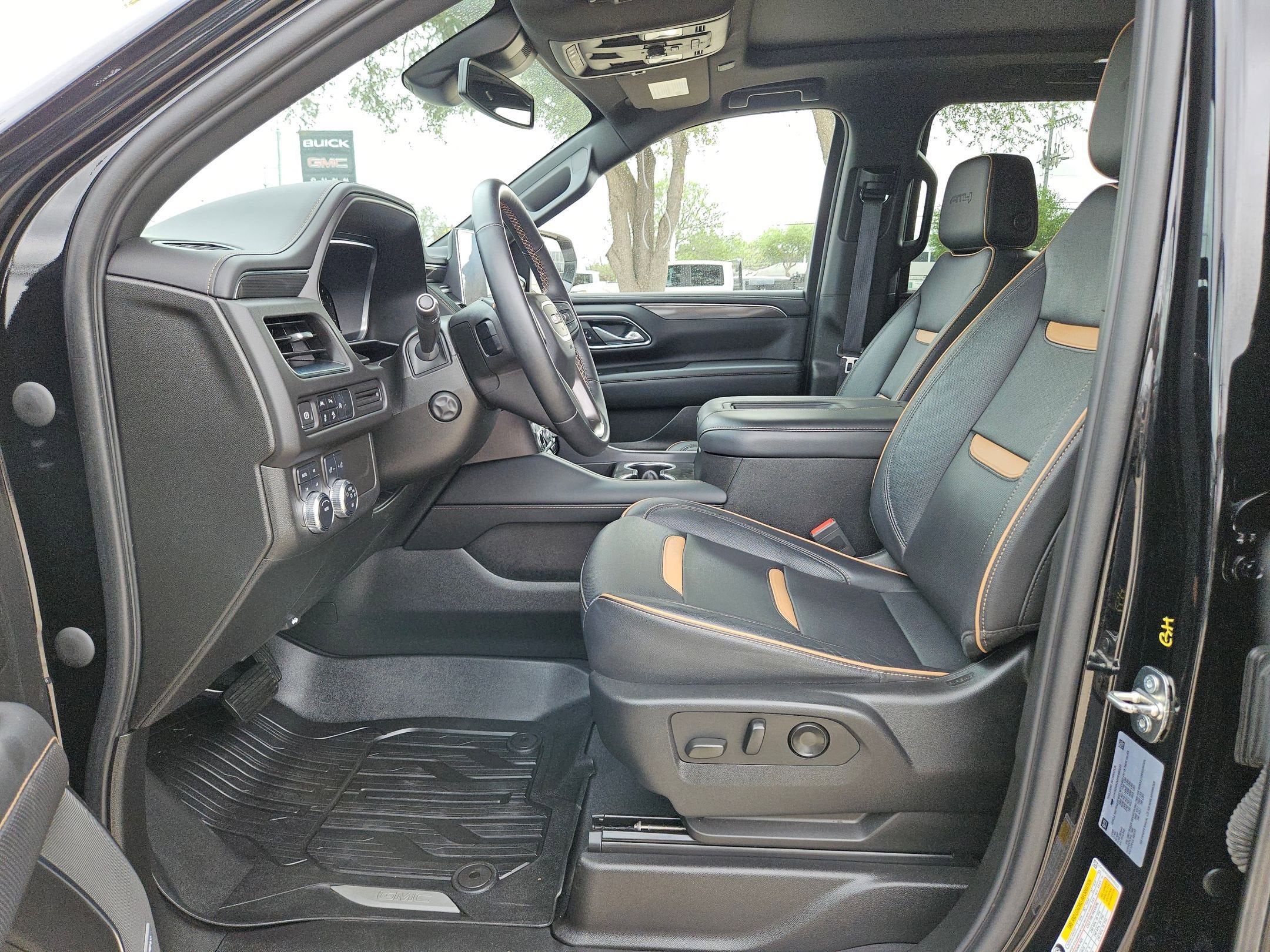 2023 GMC YUKON XL AT4