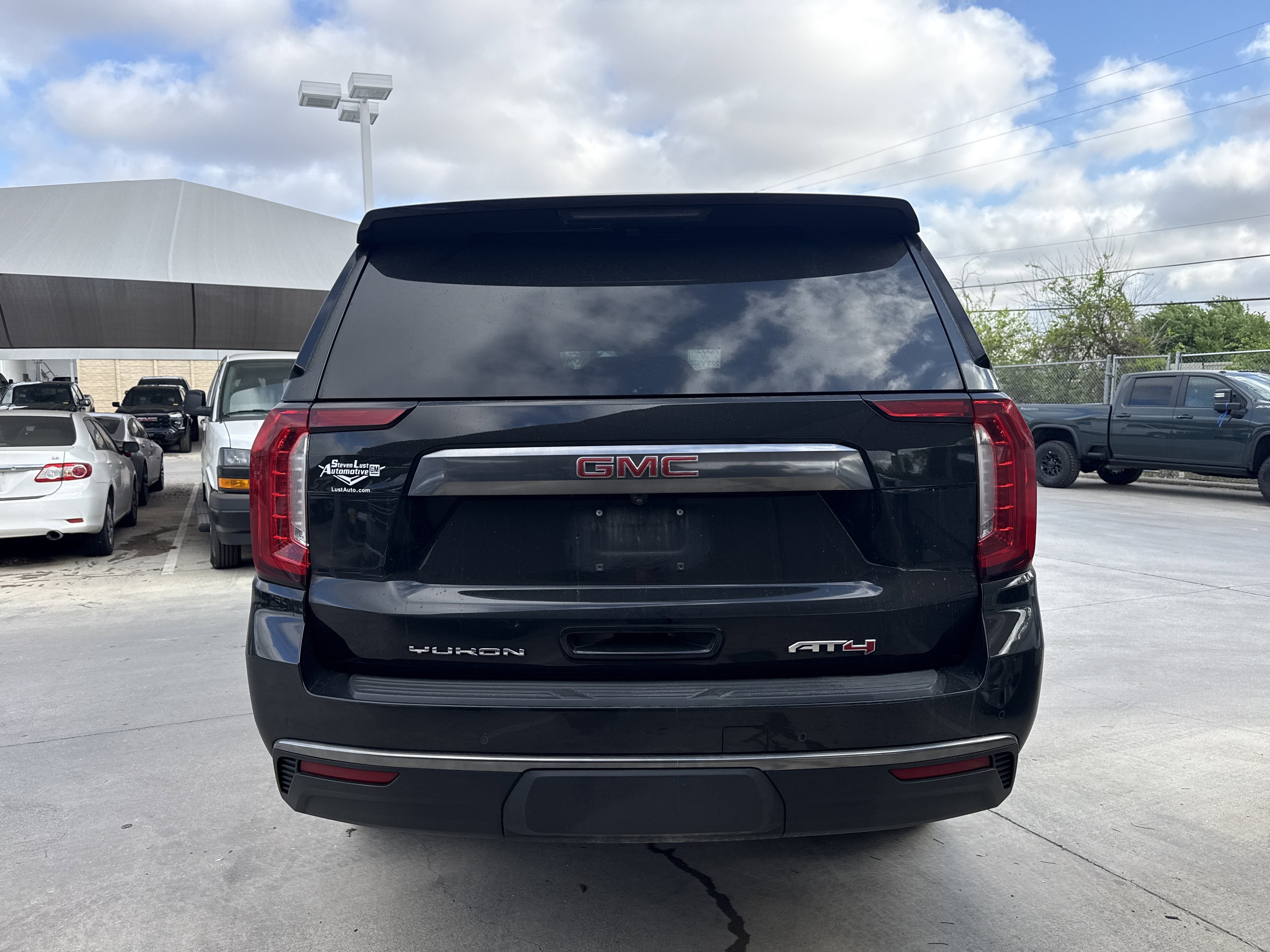 2023 GMC YUKON XL AT4