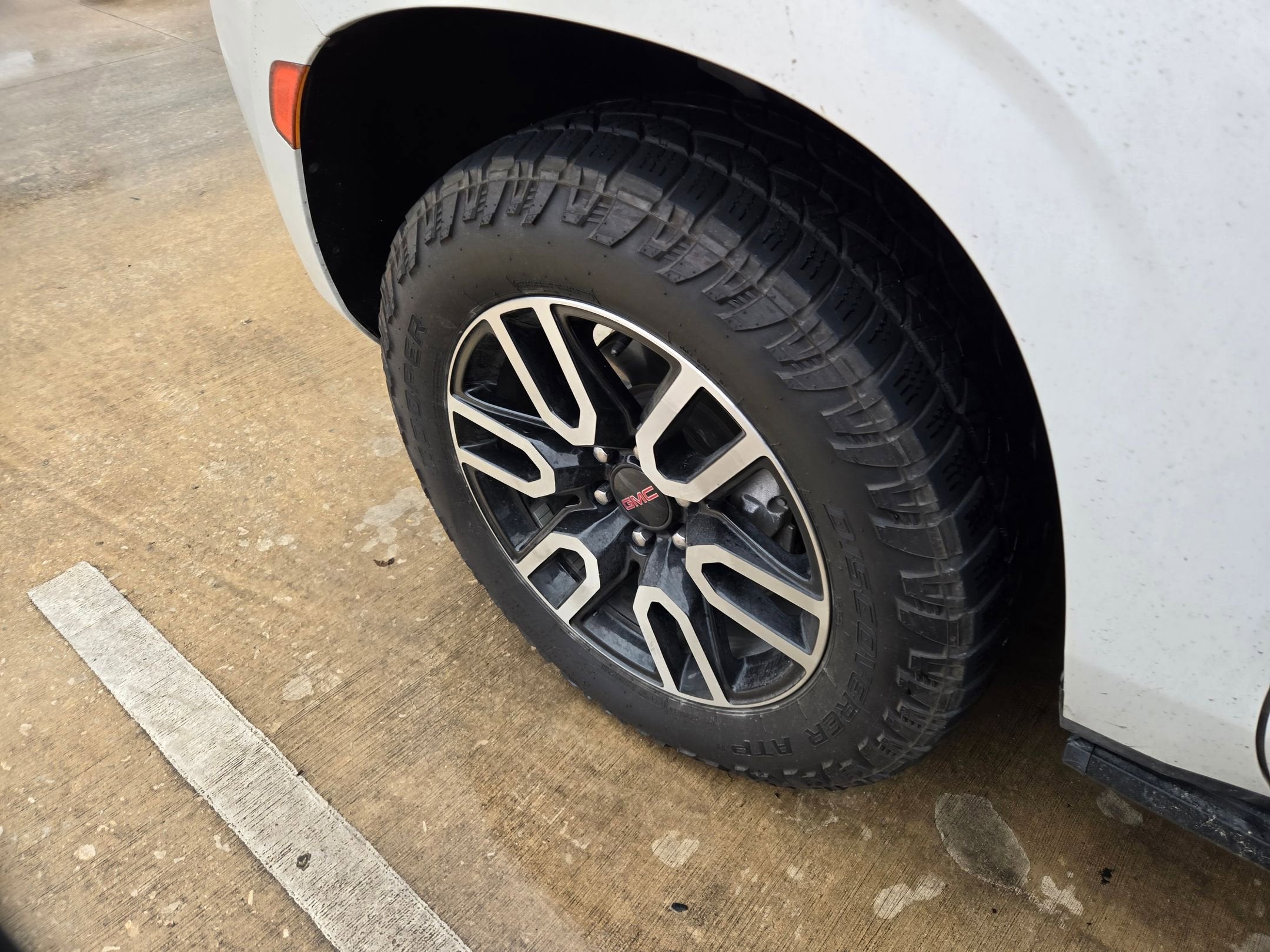 2022 GMC YUKON XL AT4