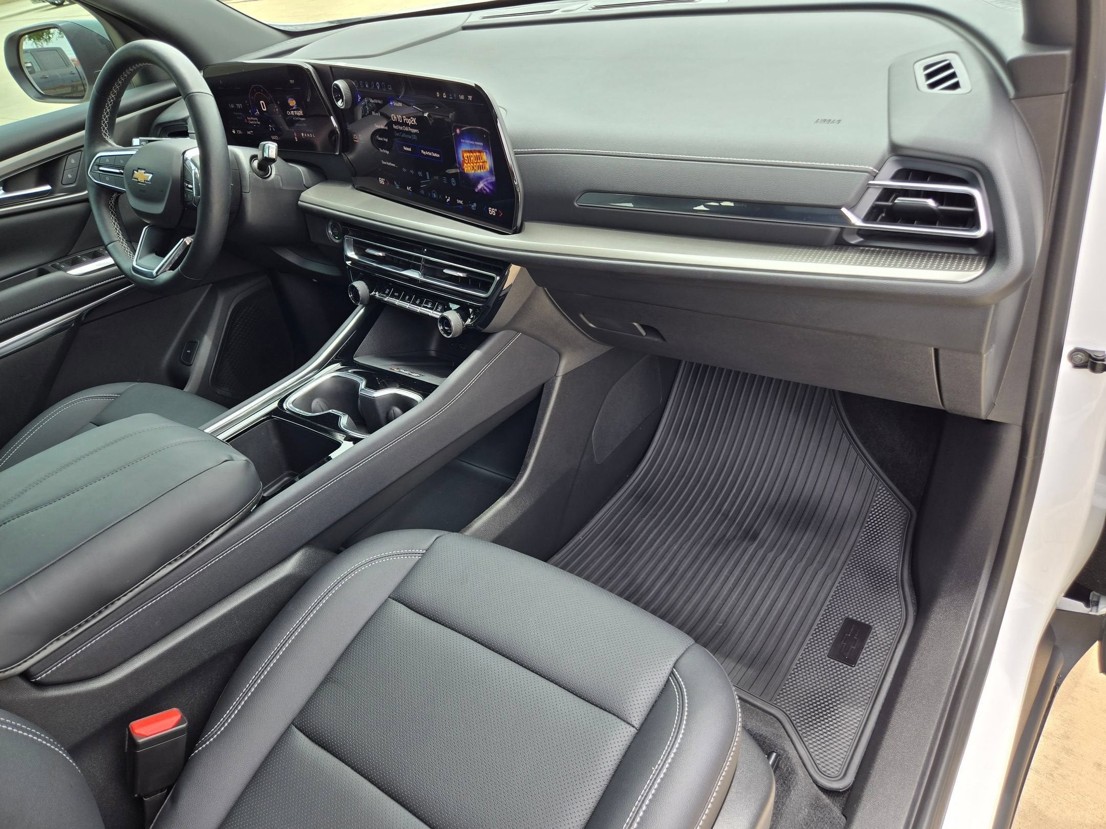 2025 Chevrolet TRAVERSE LT LT