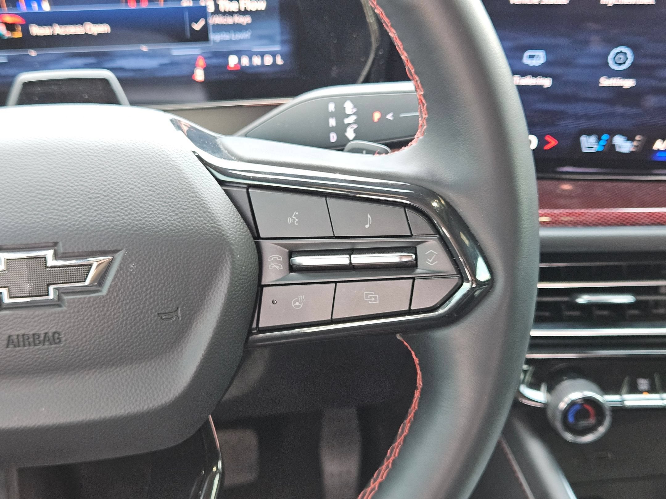 2025 Chevrolet TRAVERSE RS