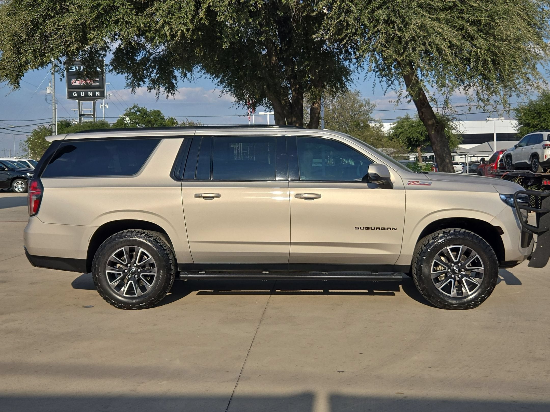 2021 Chevrolet SUBURBAN Z71
