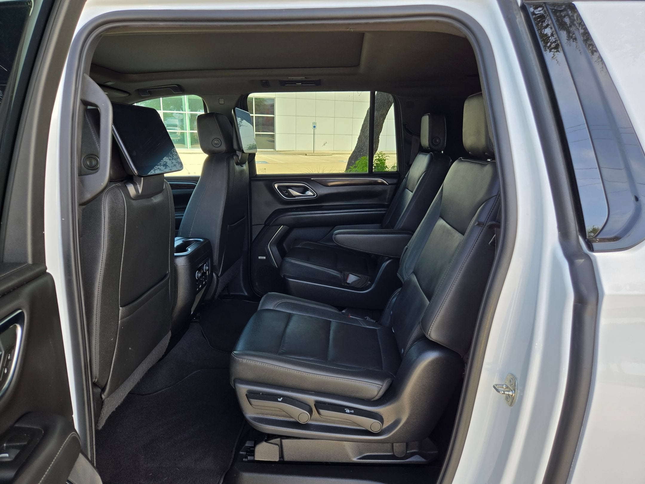 2022 Chevrolet SUBURBAN Z71