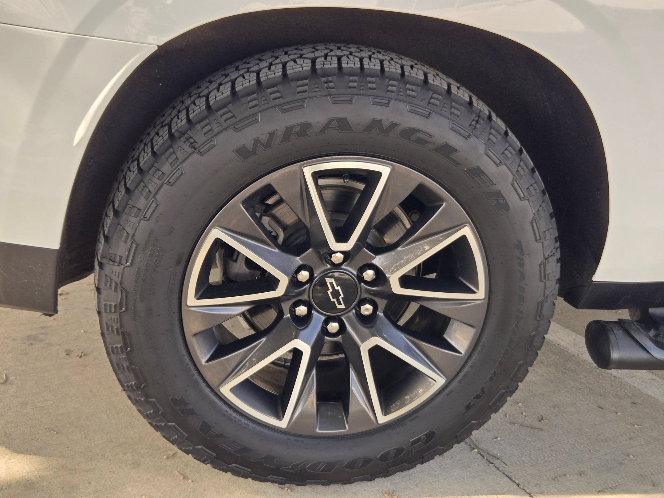 2022 Chevrolet SUBURBAN Z71