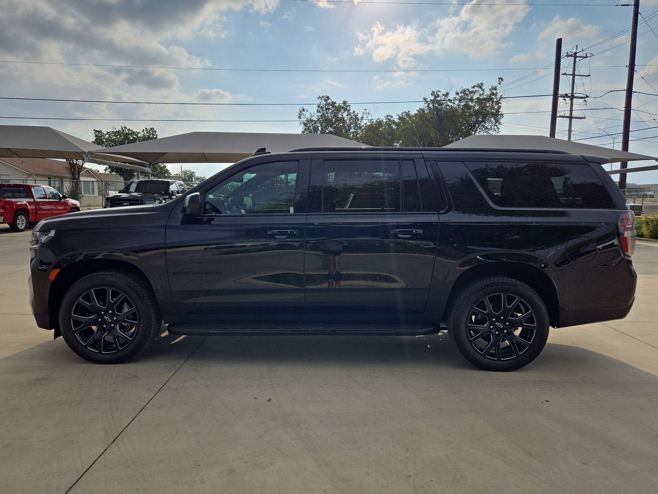 2023 Chevrolet SUBURBAN RST