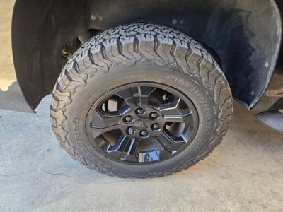 2019 Chevrolet SUBURBAN 4WD LT 4WD
