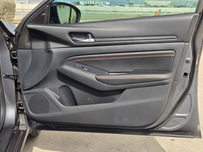 2020 Nissan ALTIMA SR