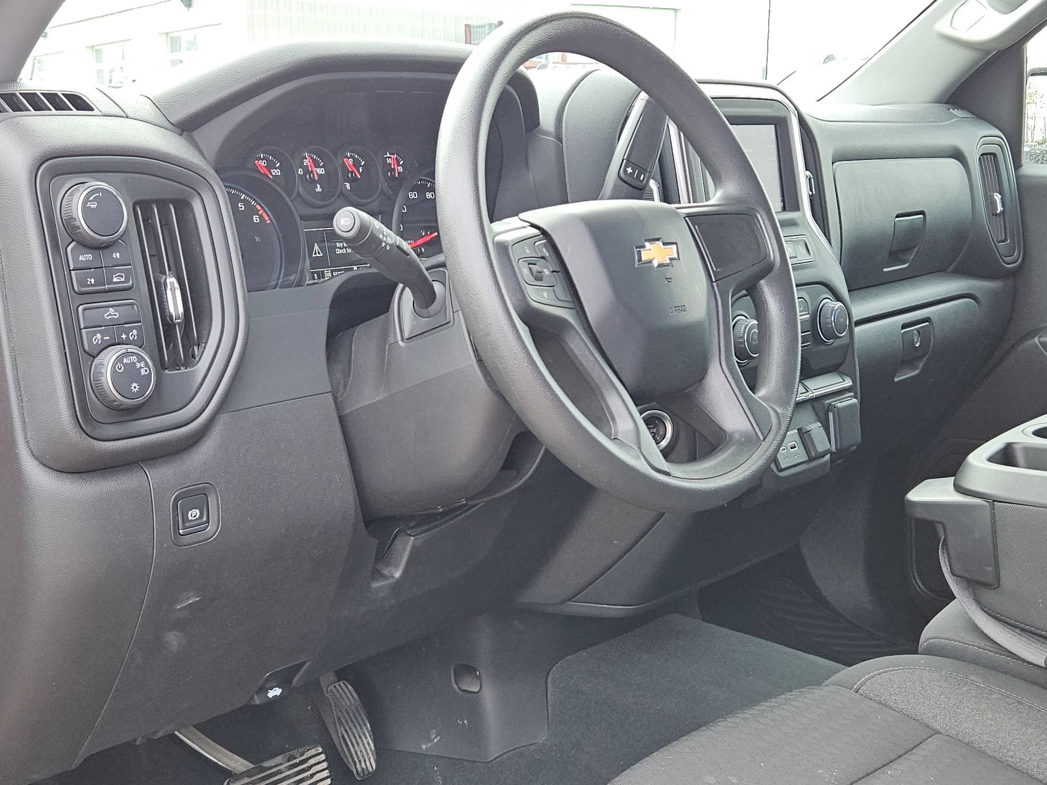 2024 Chevrolet SILVERADO 1500 CUSTOM