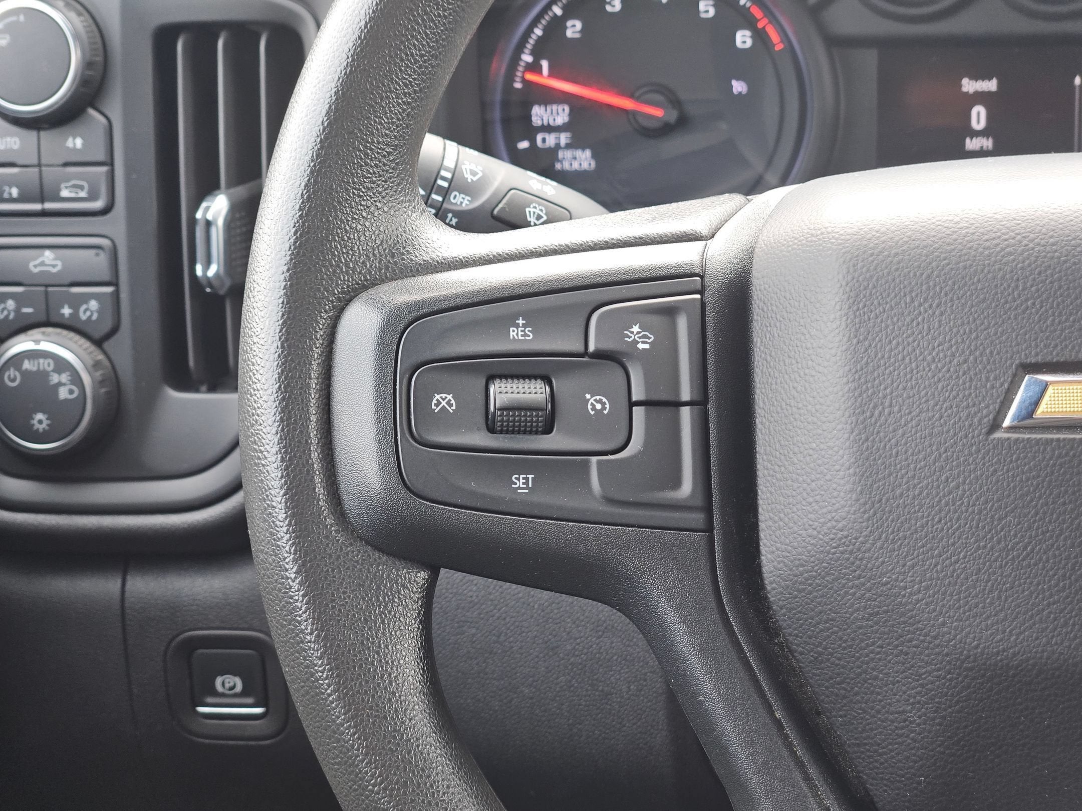2024 Chevrolet SILVERADO 1500 CUSTOM