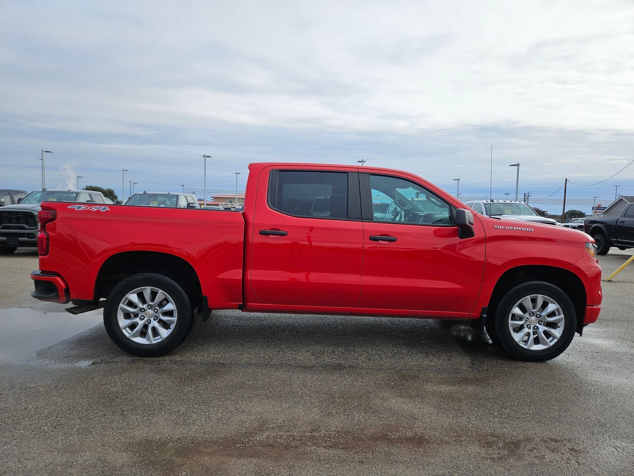 2024 Chevrolet SILVERADO 1500 CUSTOM