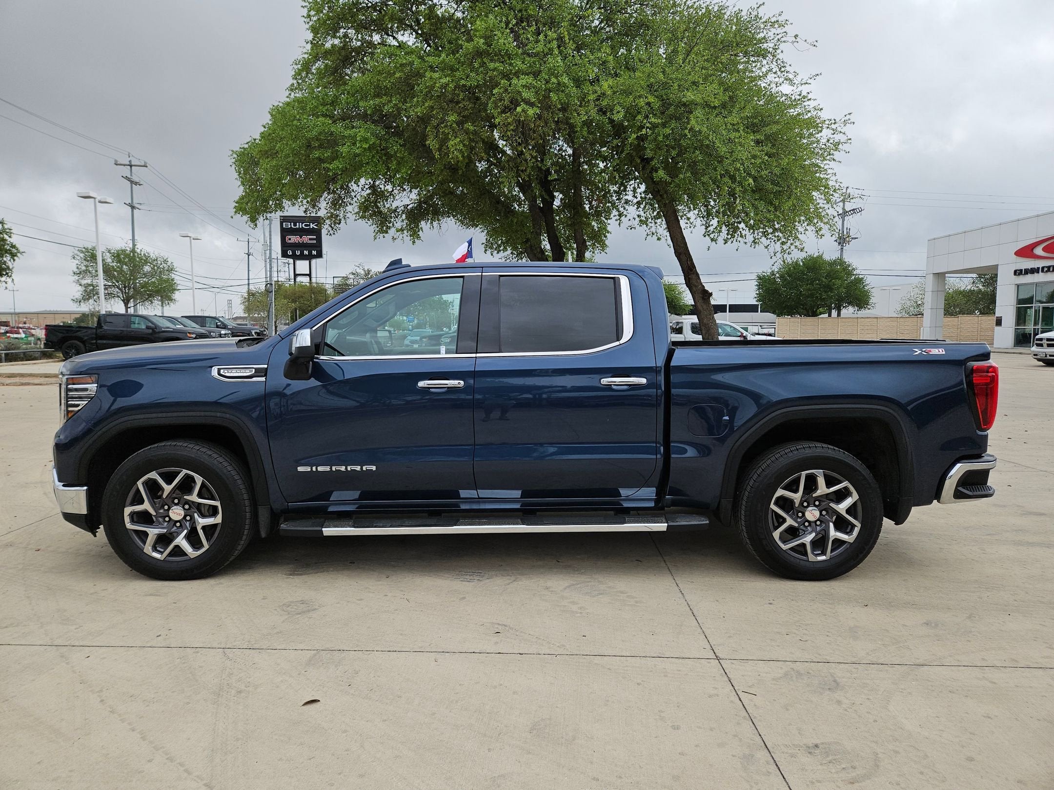 2022 GMC SIERRA 1500 SLT