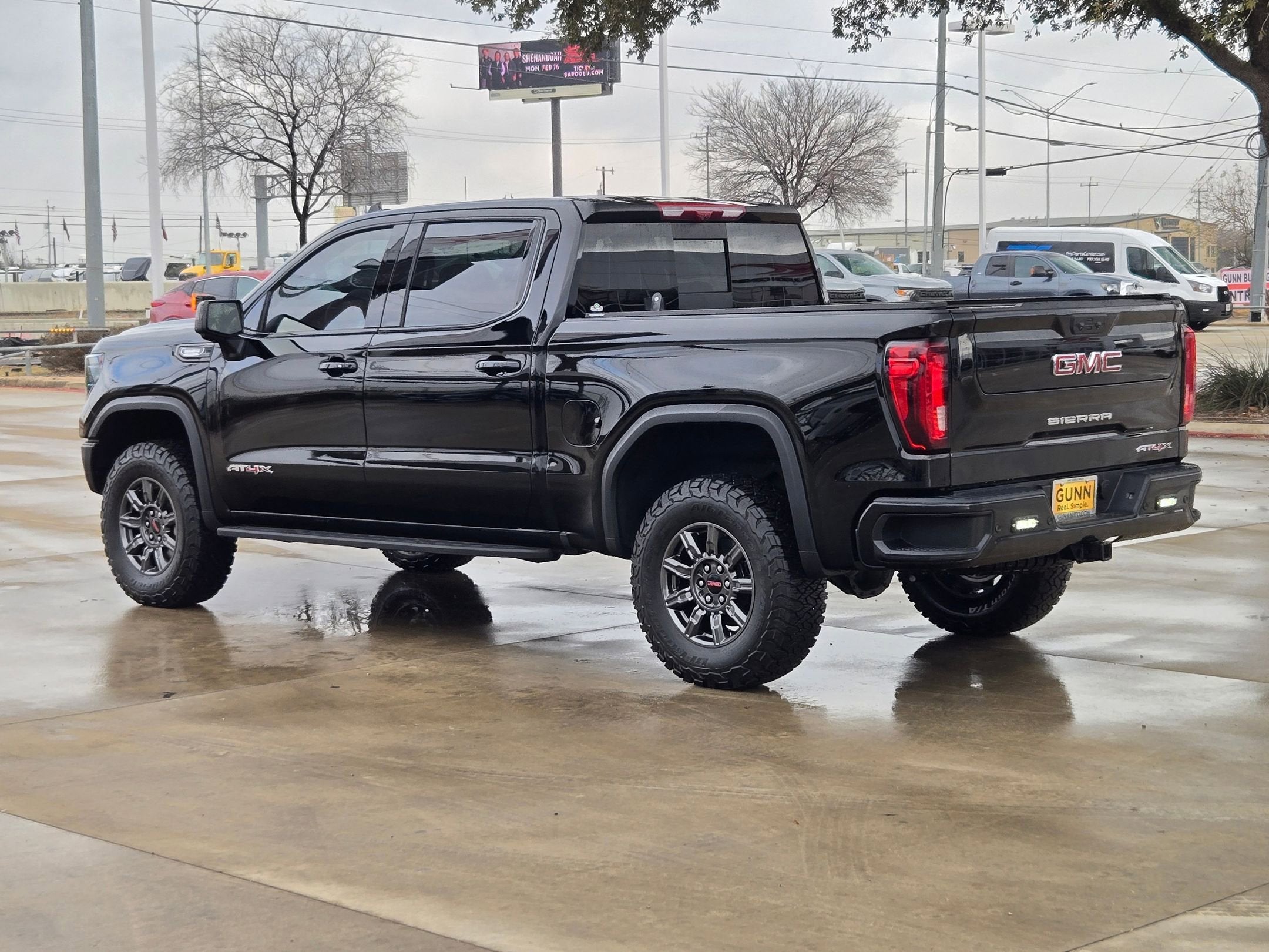 2025 GMC SIERRA 1500 AT4X