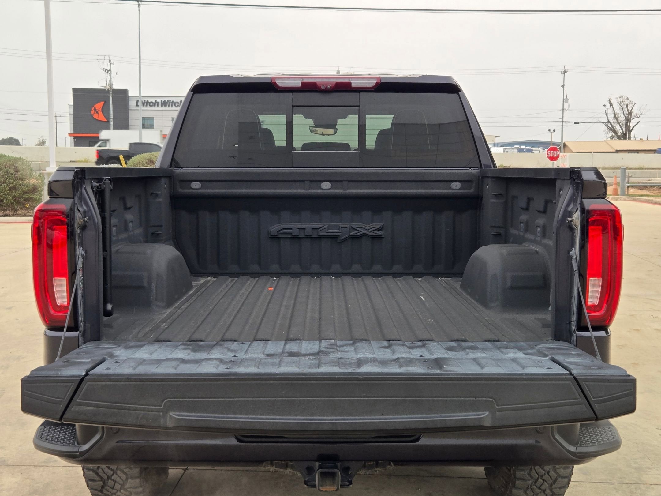 2023 GMC SIERRA 1500 AT4X