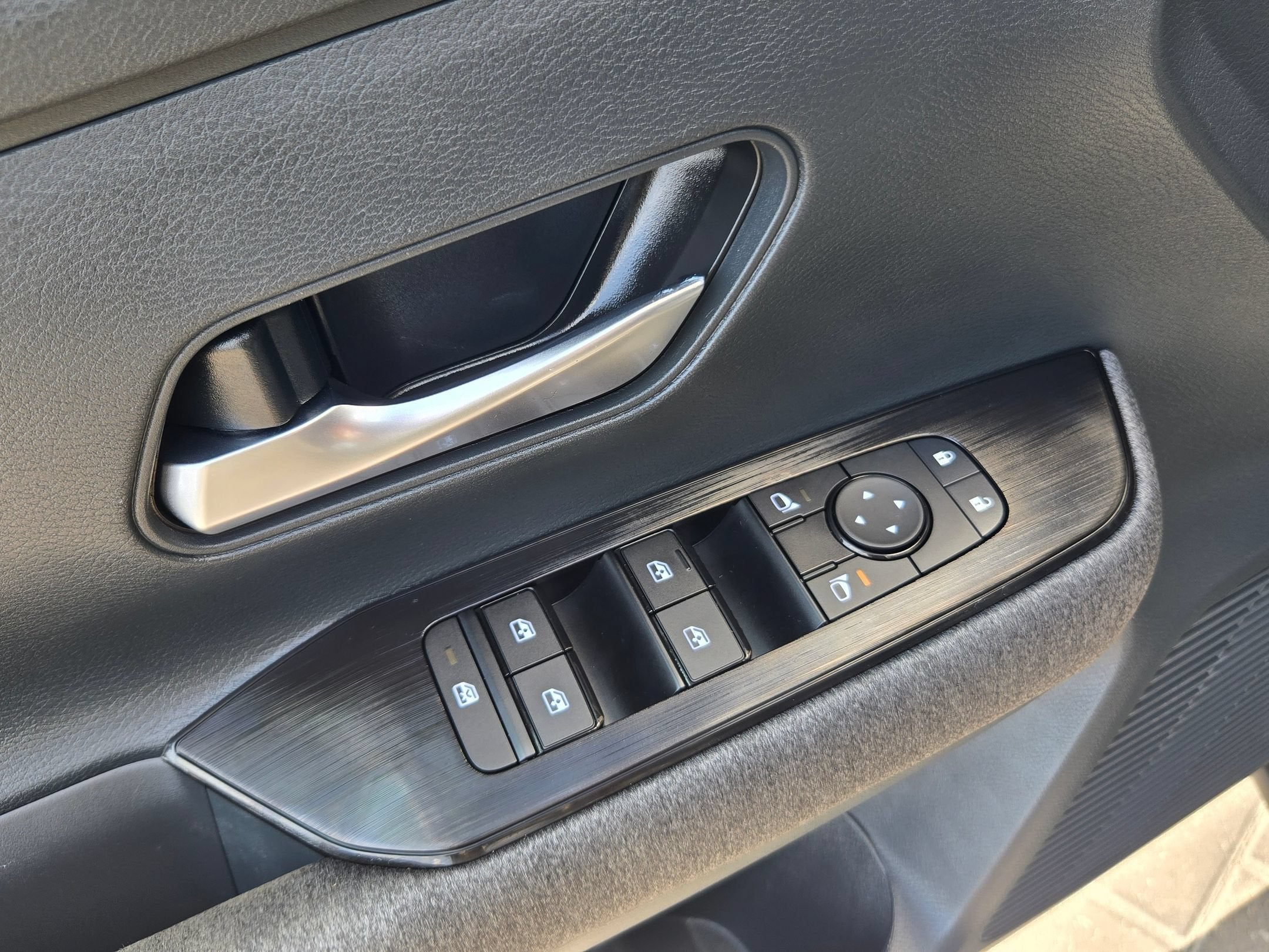 2025 Nissan KICKS MPV SV