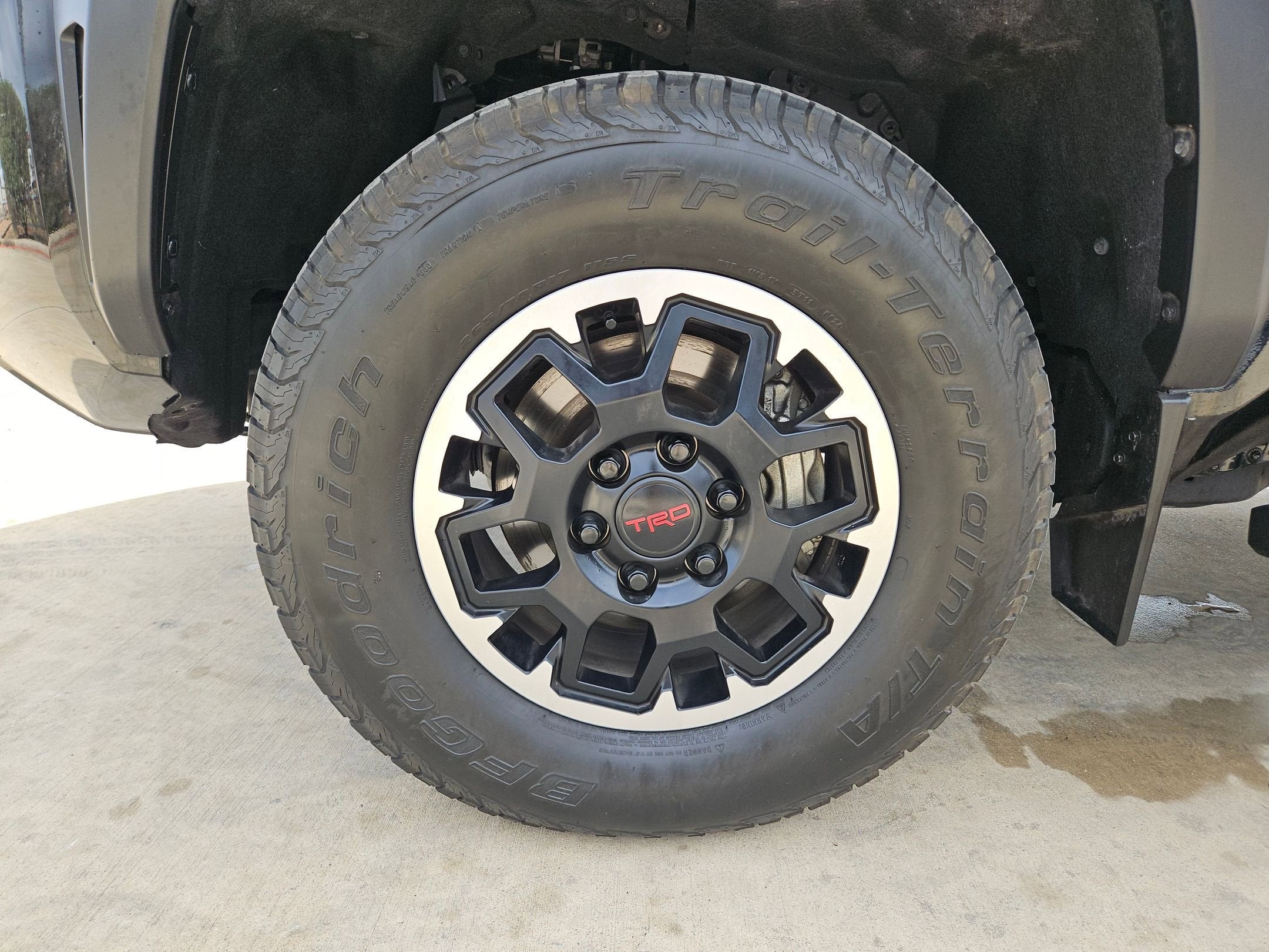 2024 Toyota TACOMA TRD