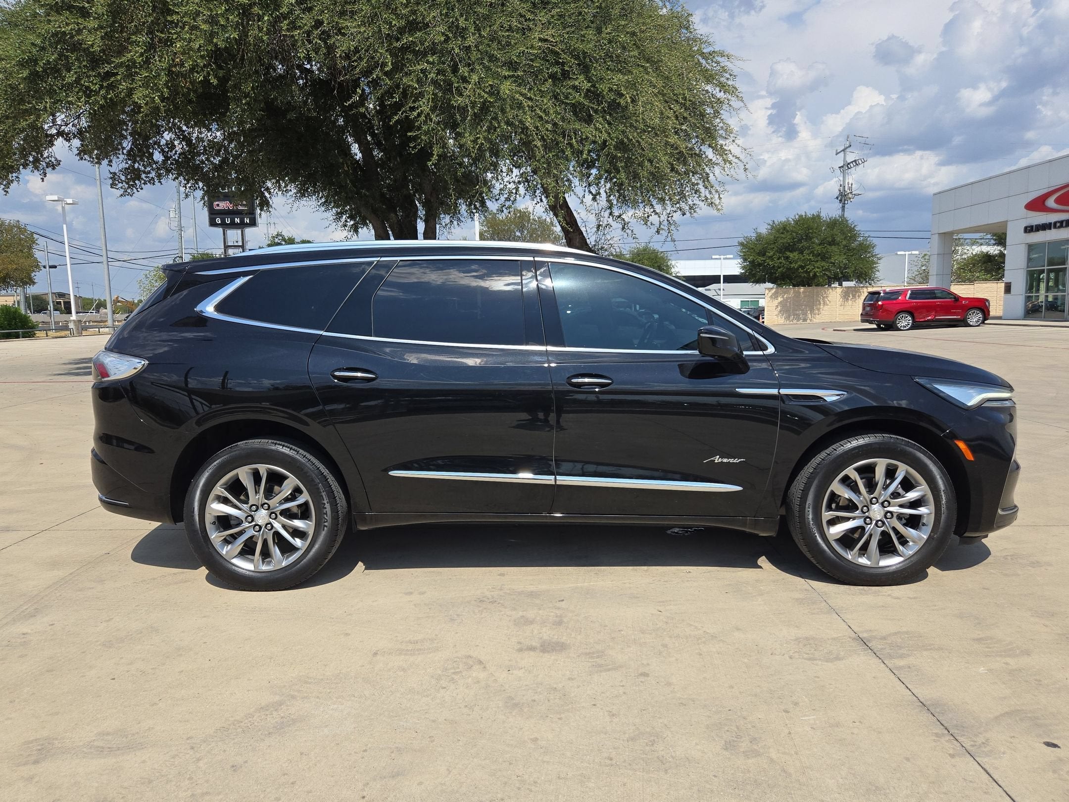 2022 Buick ENCLAVE AVENIR