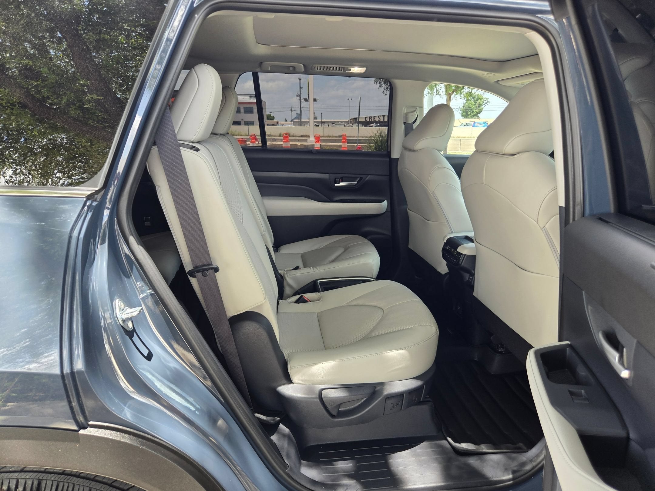 2025 Toyota GRAND HIGHLANDER PLATINUM