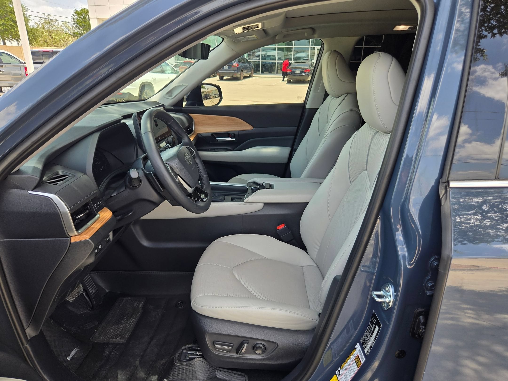 2025 Toyota GRAND HIGHLANDER PLATINUM