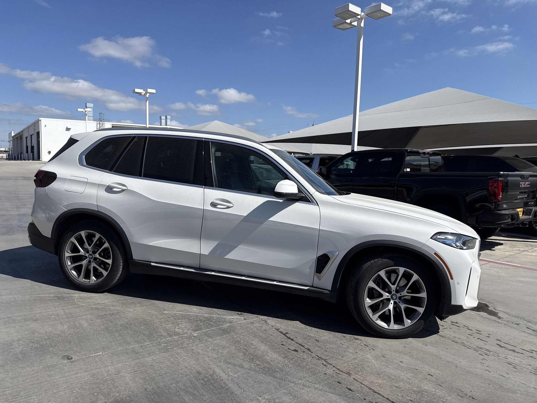 2025 BMW X5 50E