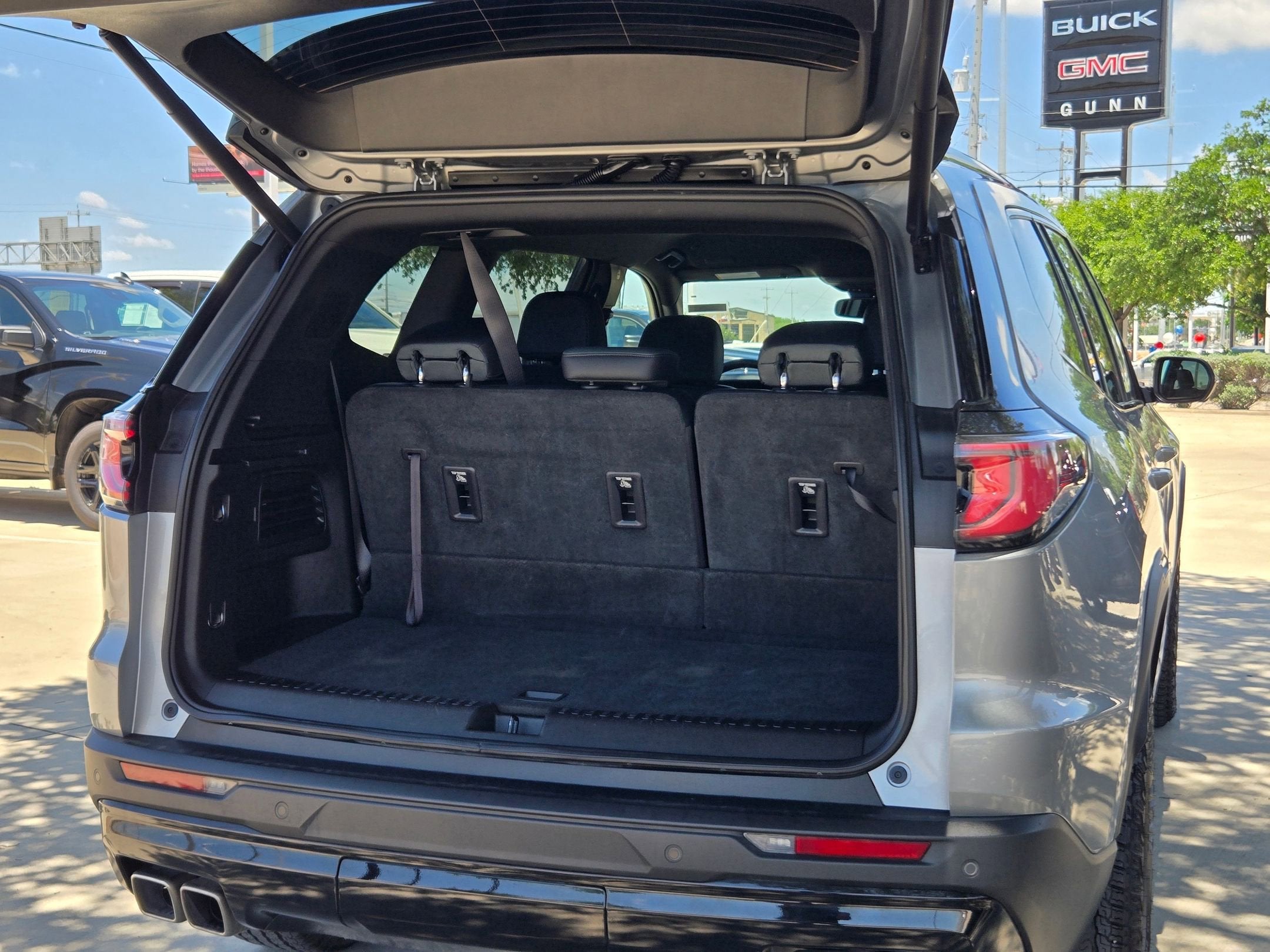 2024 GMC Acadia AWD AT4
