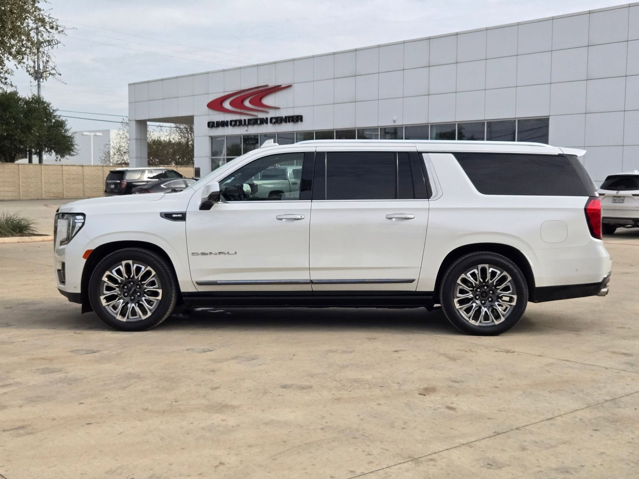 2023 GMC Yukon Denali Ultimate