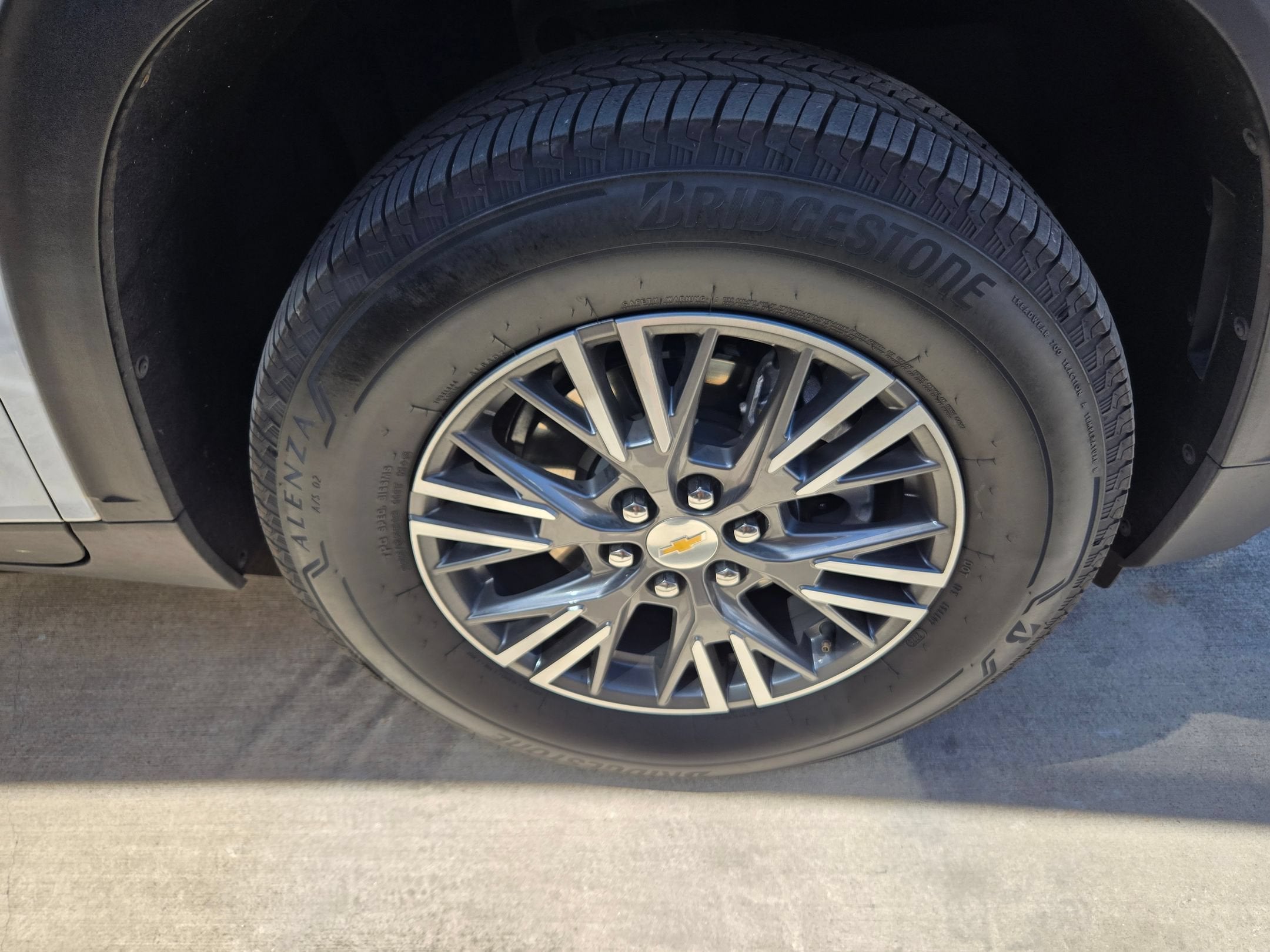 2026 Chevrolet Traverse FWD LT
