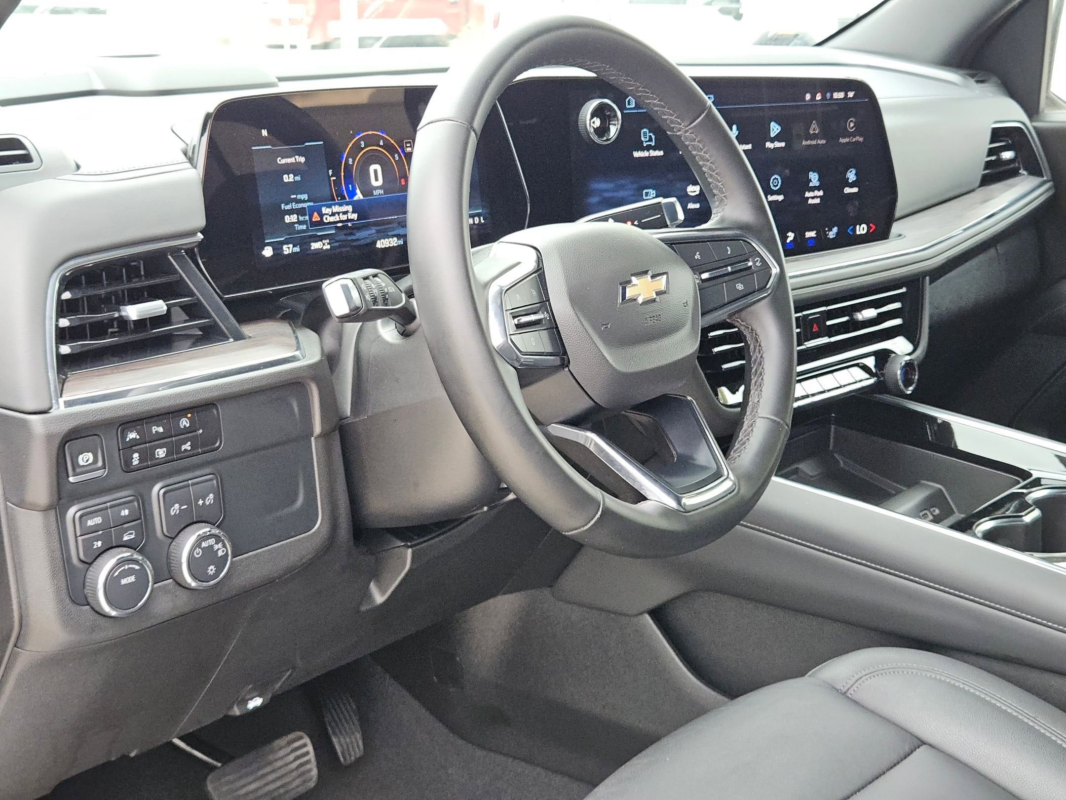 2025 Chevrolet Suburban LT