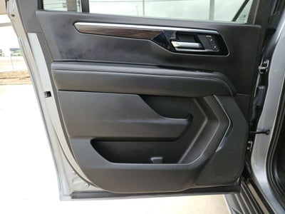 2025 Chevrolet Suburban LT