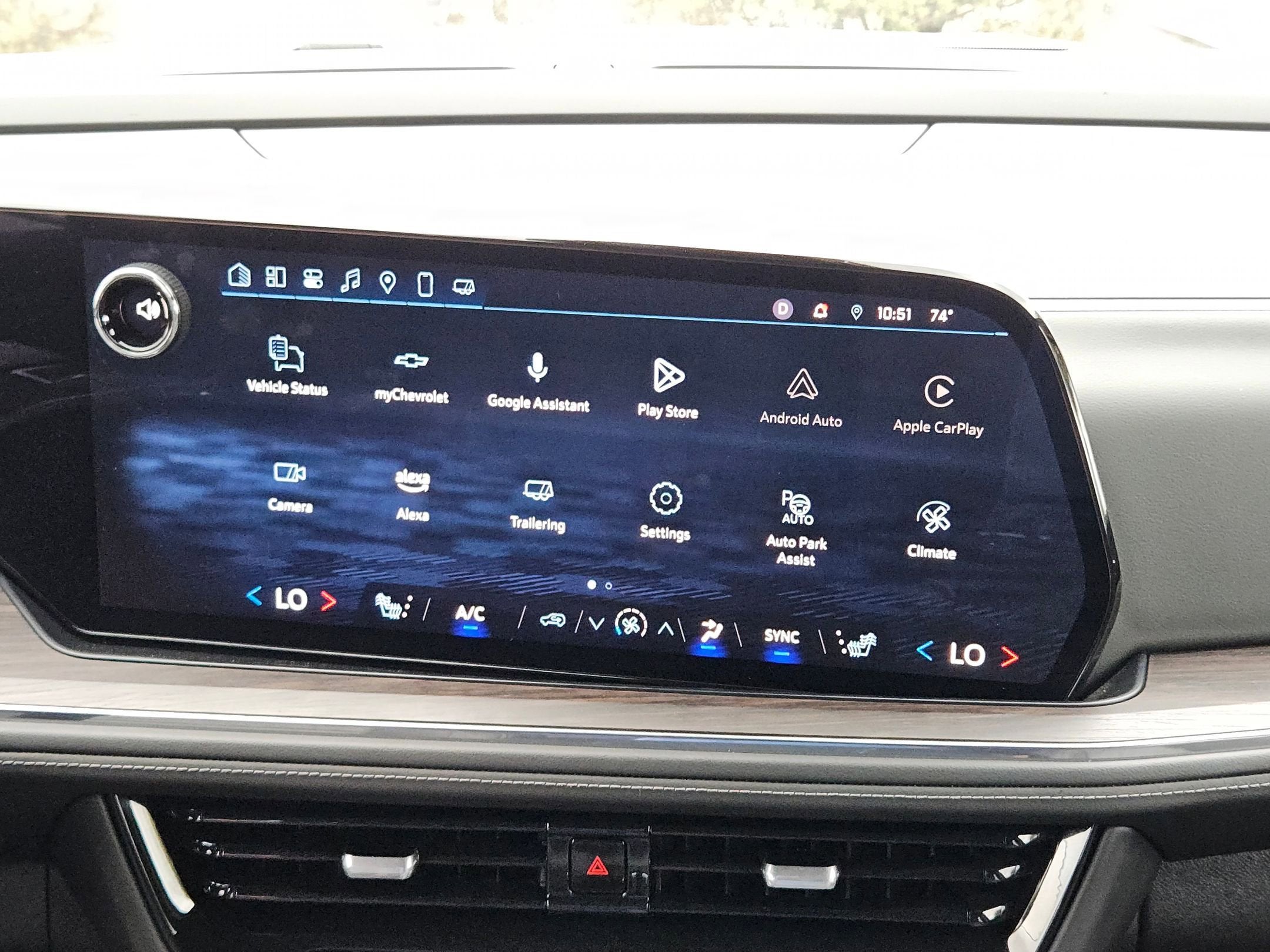 2025 Chevrolet Suburban LT